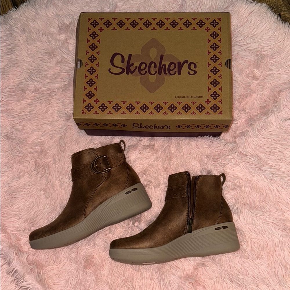 Skechers Brown Ankle Boots with Modern Design